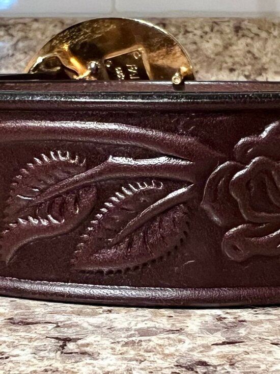 *NEW* FAITHFUL Premium leather belt, Embossed floral design, Golden cameo, Small